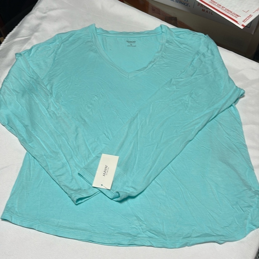 ALFANI Women’s pajama shirt,NWT.